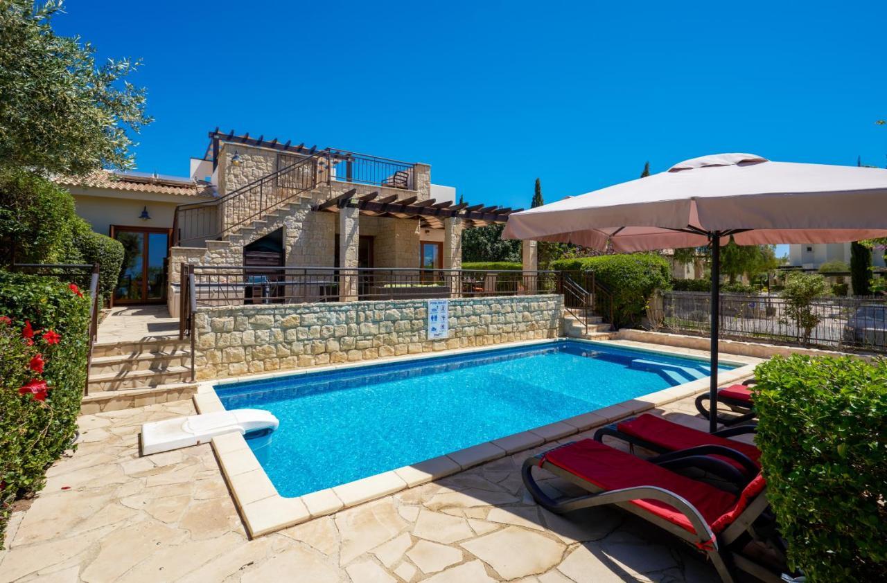 3 Bedroom Villa Madelini With Private Pool, Aphrodite Hills Resort เกาเคลีย ภายนอก รูปภาพ