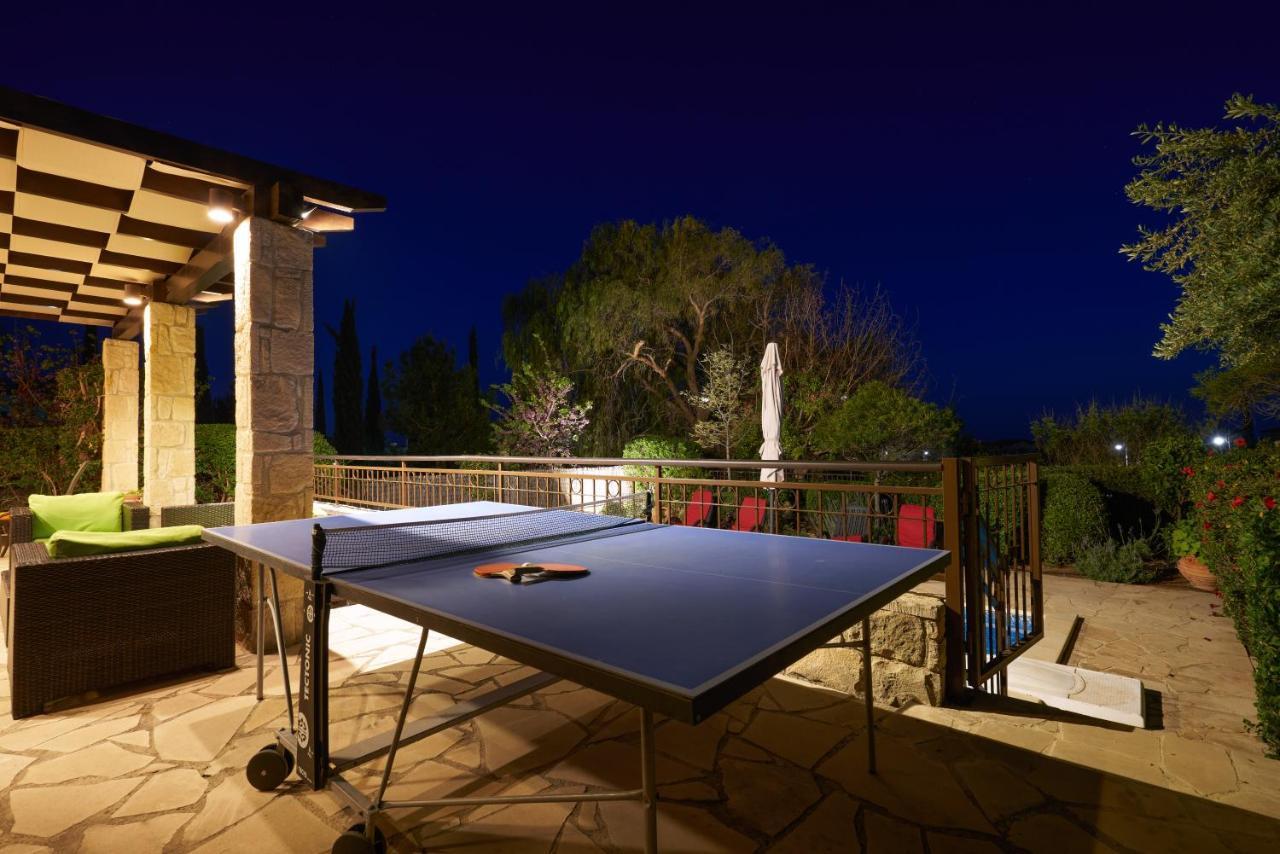 3 Bedroom Villa Madelini With Private Pool, Aphrodite Hills Resort เกาเคลีย ภายนอก รูปภาพ