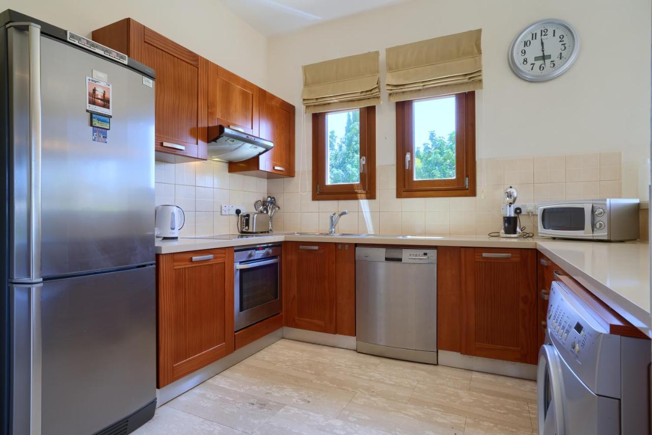 3 Bedroom Villa Madelini With Private Pool, Aphrodite Hills Resort เกาเคลีย ภายนอก รูปภาพ