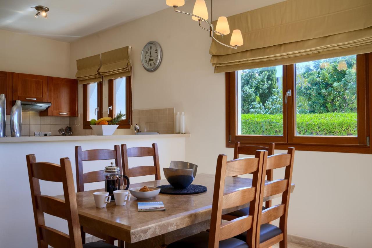 3 Bedroom Villa Madelini With Private Pool, Aphrodite Hills Resort เกาเคลีย ภายนอก รูปภาพ