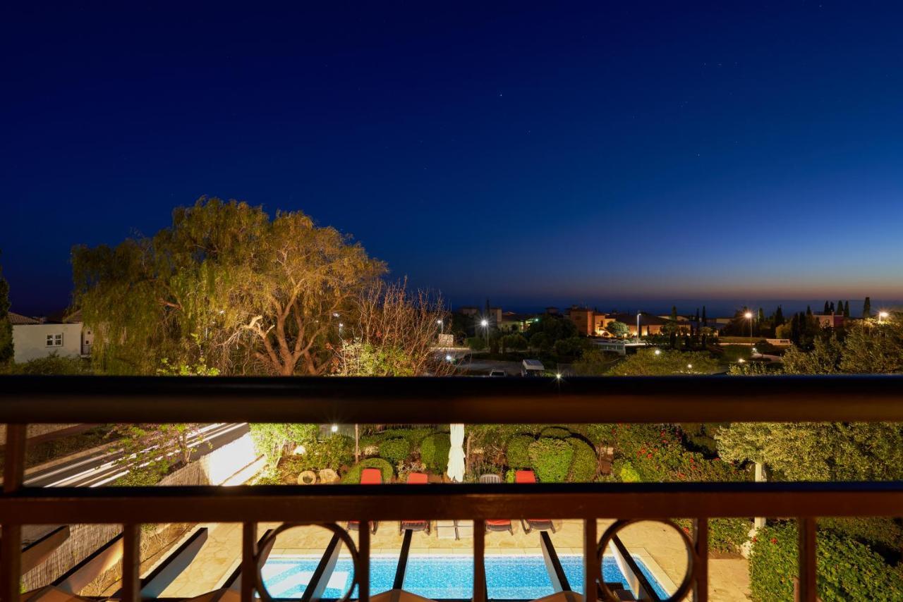3 Bedroom Villa Madelini With Private Pool, Aphrodite Hills Resort เกาเคลีย ภายนอก รูปภาพ