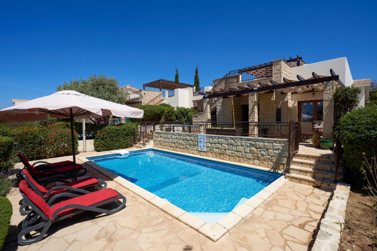 3 Bedroom Villa Madelini With Private Pool, Aphrodite Hills Resort เกาเคลีย ภายนอก รูปภาพ