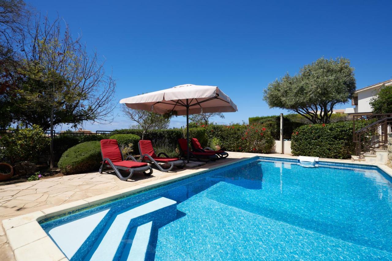 3 Bedroom Villa Madelini With Private Pool, Aphrodite Hills Resort เกาเคลีย ภายนอก รูปภาพ