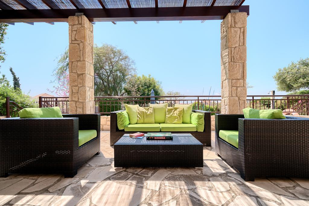 3 Bedroom Villa Madelini With Private Pool, Aphrodite Hills Resort เกาเคลีย ภายนอก รูปภาพ